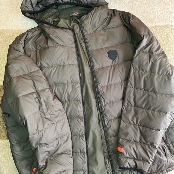 Nike Labron 23 puffer jacket/coat size XL green